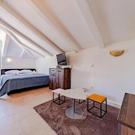 Olive House בית נופש סטון