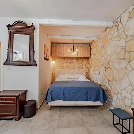 בית נופש Olive House סטון