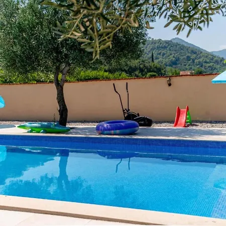 Olive House * סטון