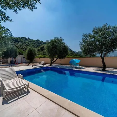 בית נופש Olive House סטון